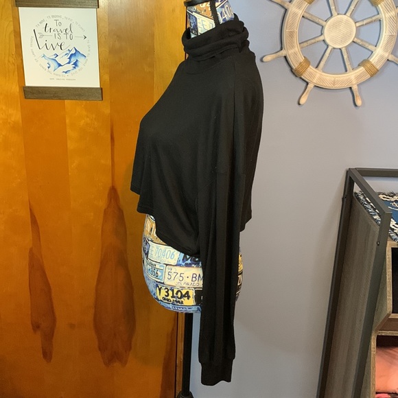 SHEIN Black Cropped Turtleneck Large - Picture 3 of 5